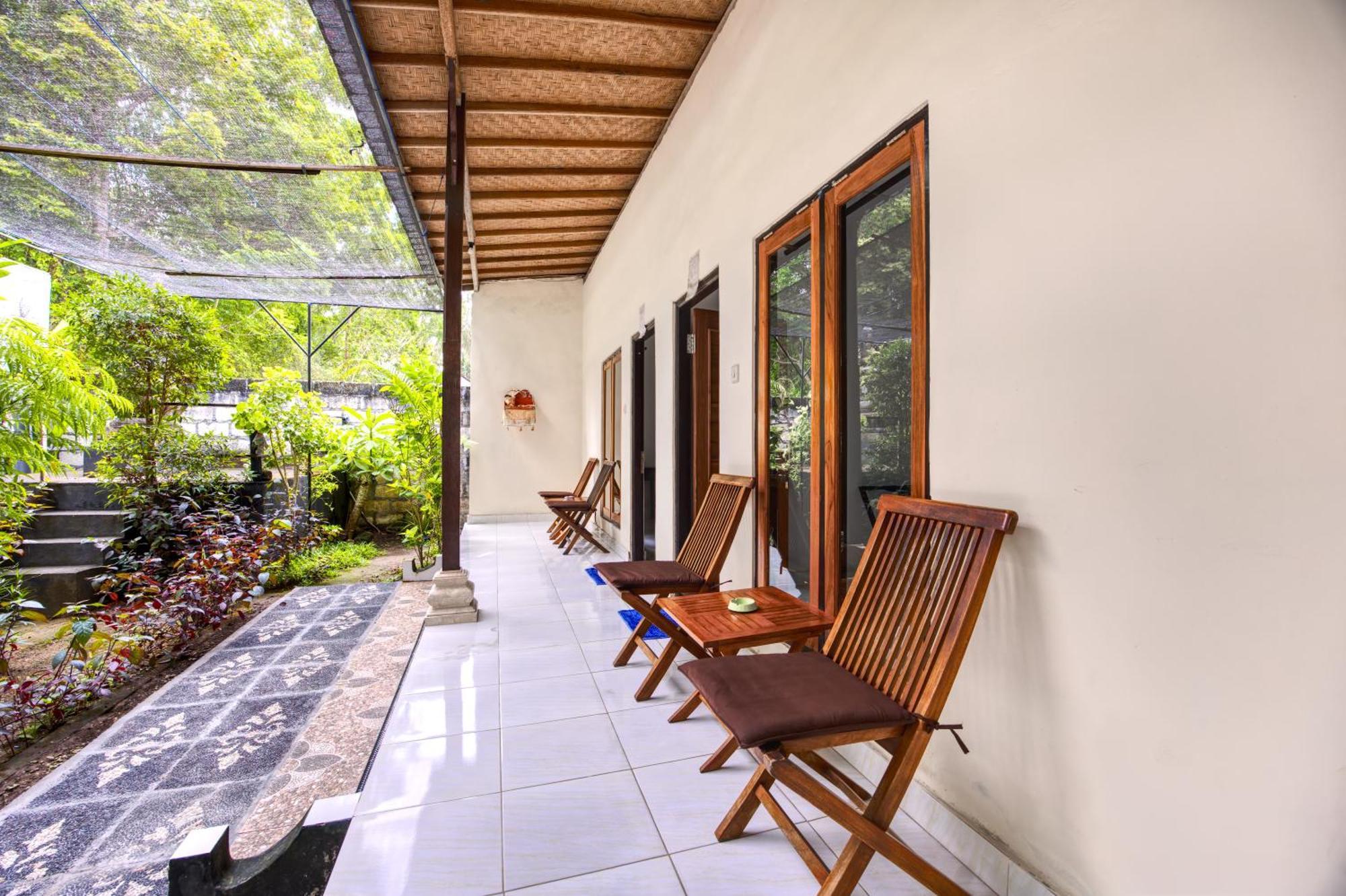 Ari La Casa Hotel Toyapakeh Exterior photo